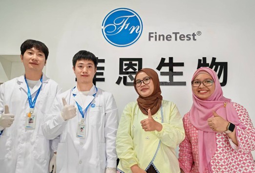 Gambar 2. Foto bersama technical yang mendampingi pelatihan Western Blot
