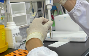 Gambar 22. Penambahan beads pada flow cytometry tube