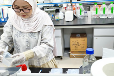 Gambar 23. Proses membuang larutan Blocking